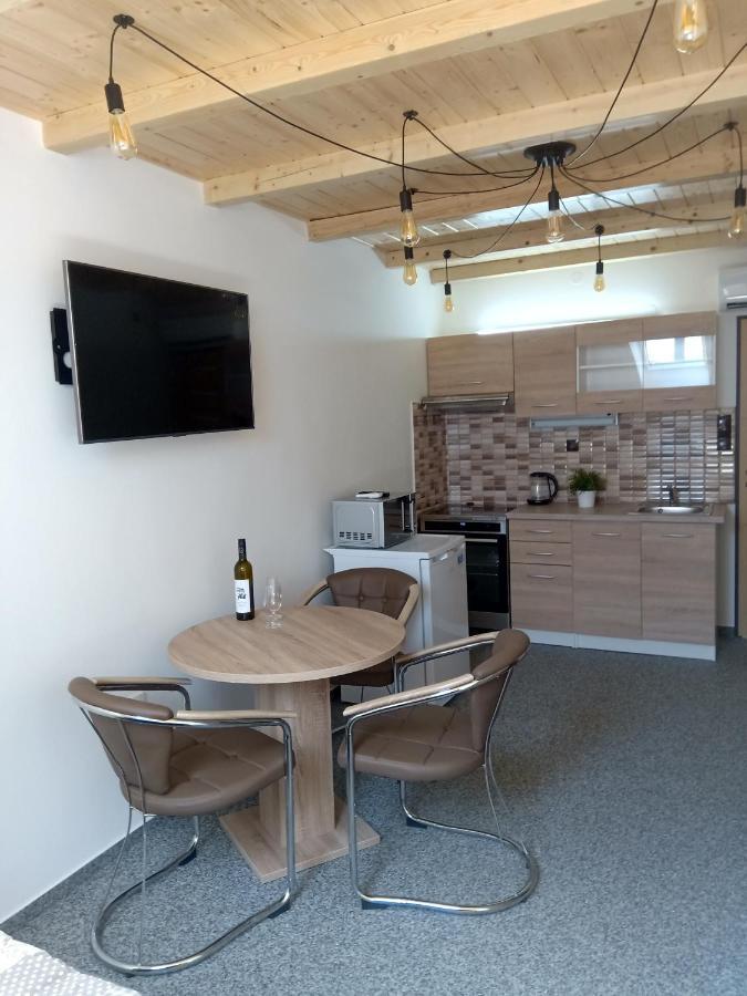 U Hradeb Apartman Mikulov Kültér fotó